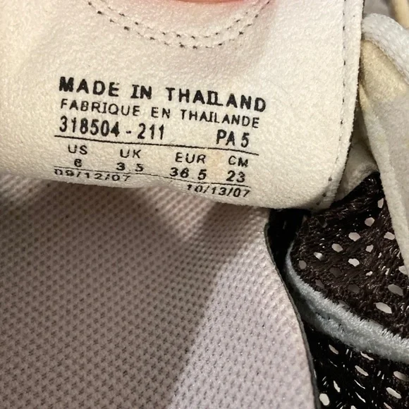 Nike Women's Water Shoes - Picture 7 of 7